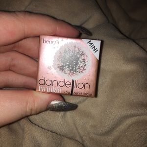 Benefit Dandelion Twinkle Highlight/Luminizer